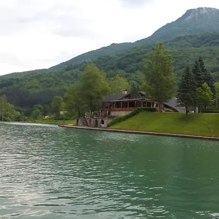 Sarovic Apartamento Tjentiste